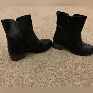 Skechers Zip Leather Black Ankle Booties Size 8.5 Never Worn!